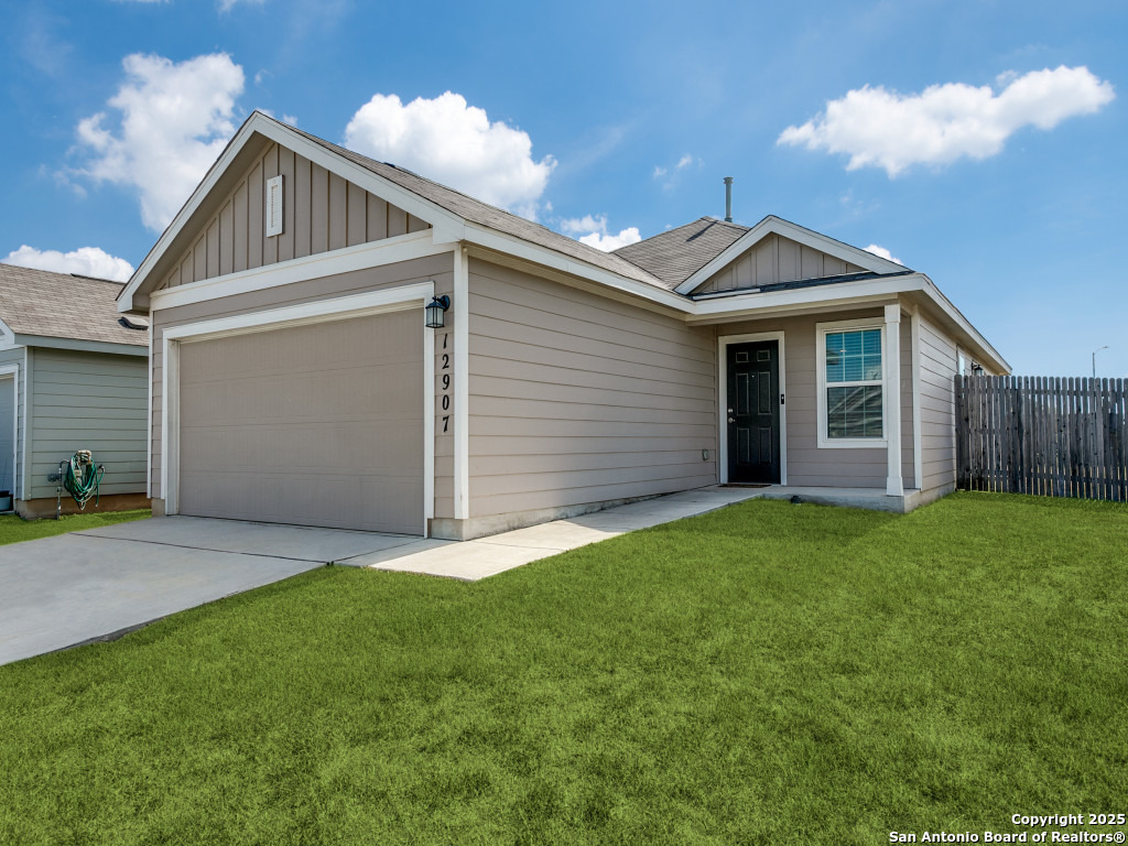 Property Photo: 12907 Chipper TX 78221