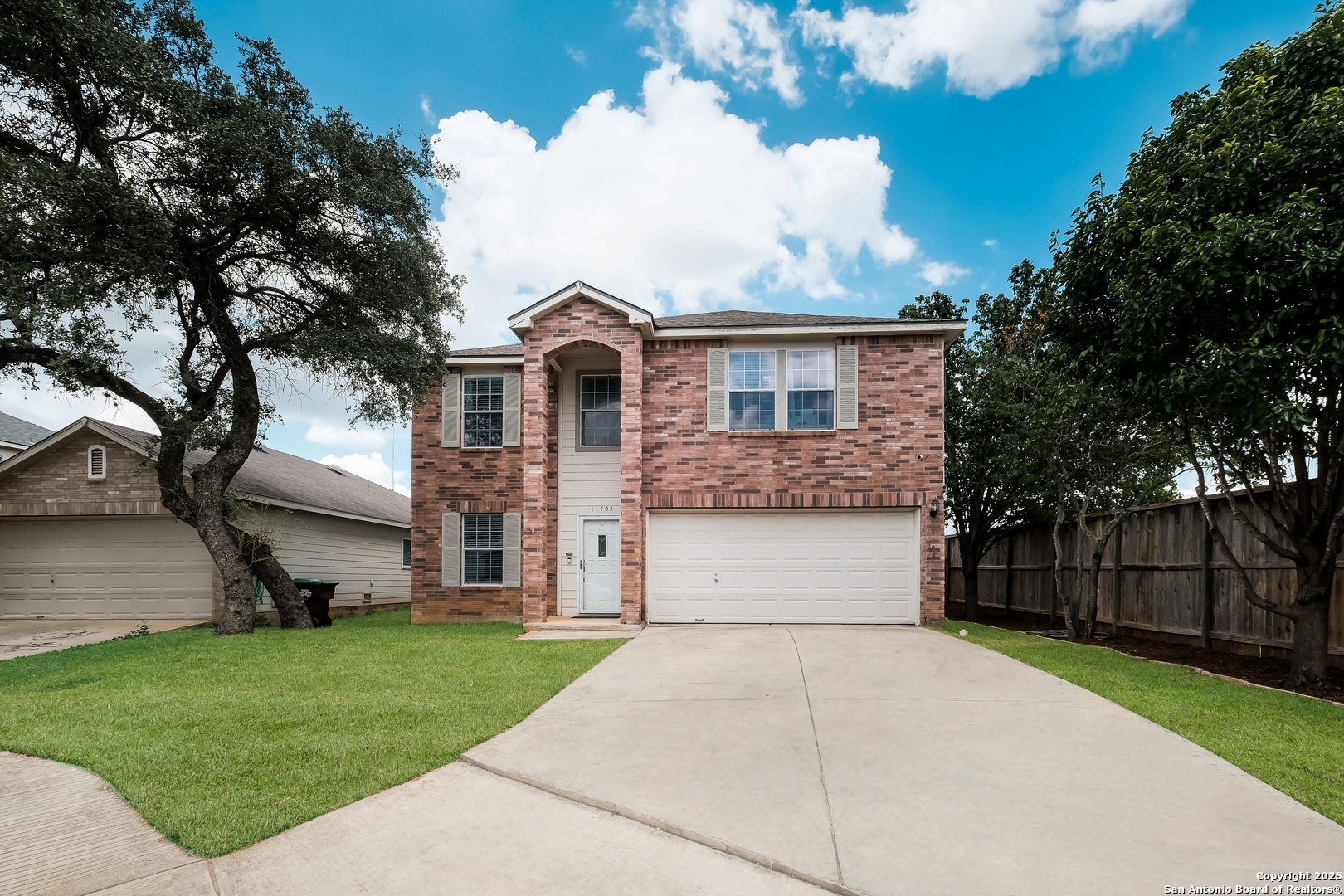 Property Photo: 11703 Oakbrooke Hill TX 78254