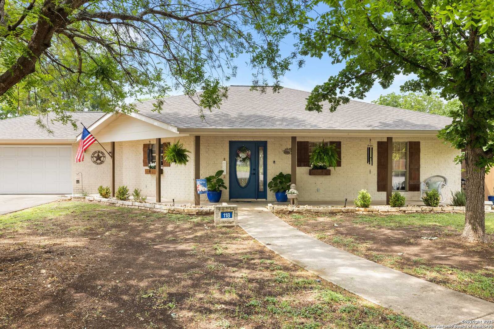 Property Photo: 118 Sandlewood TX 78028