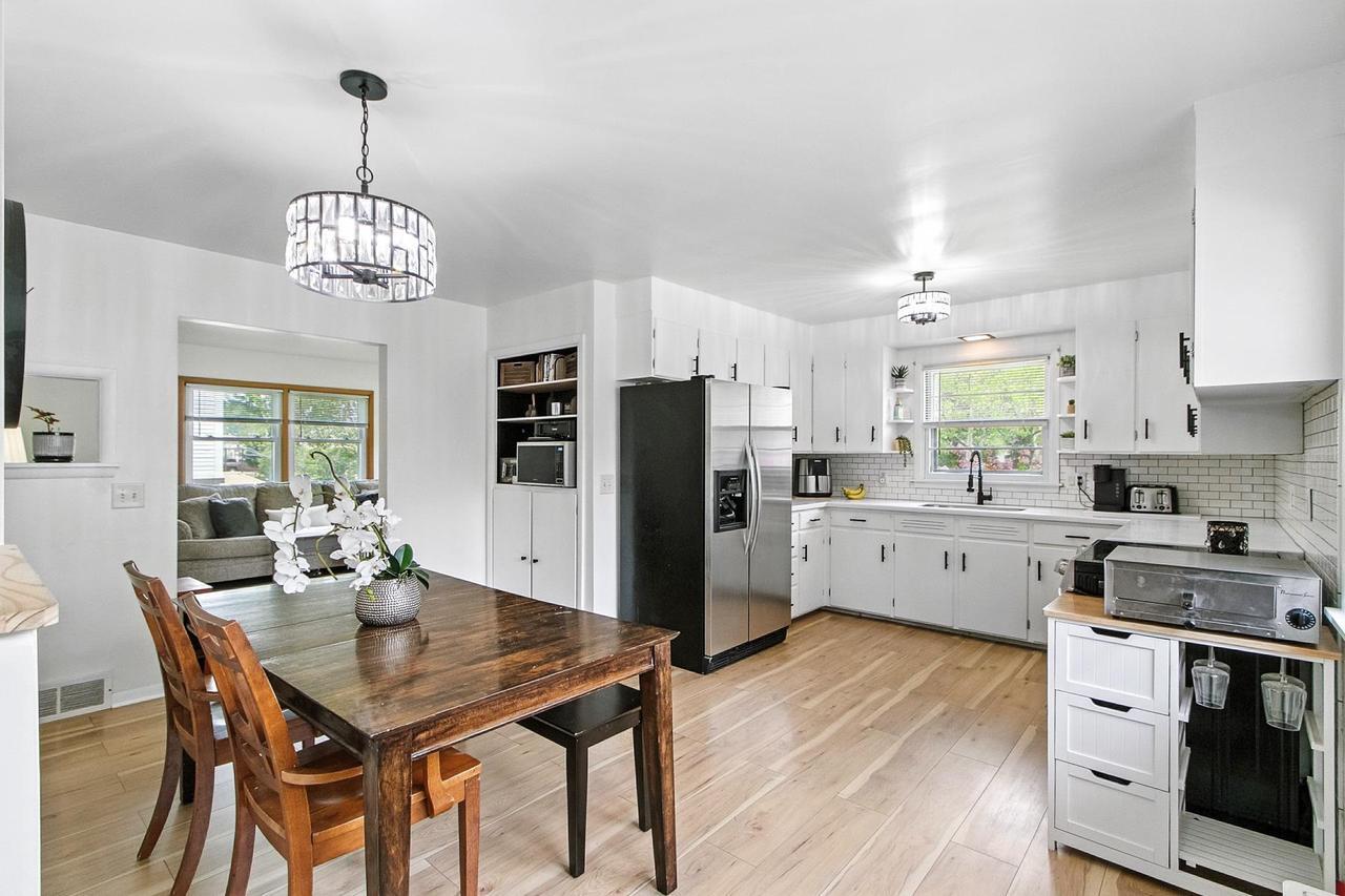 107 South Main Street  Pardeeville WI 53954 photo