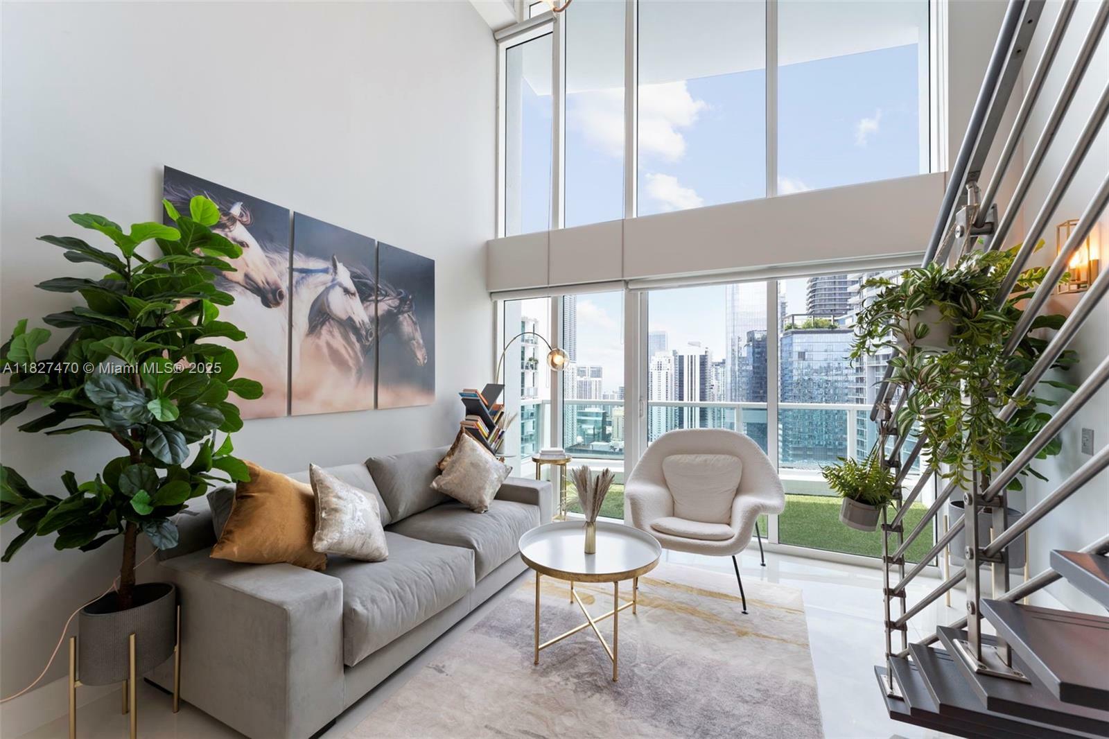 41 SE 5th St 2306  Miami FL 33131 photo