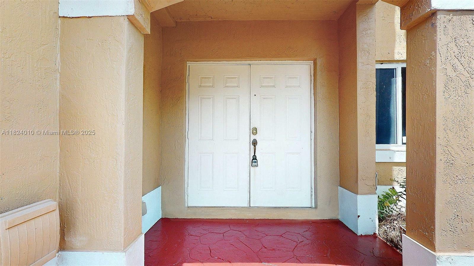 Property Photo: 5751 SW 162nd Ct FL 33193