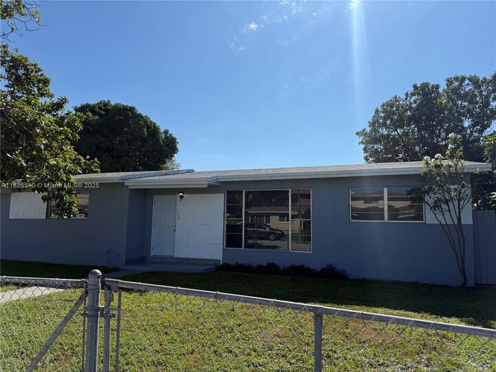 954 W 72nd Pl  Hialeah FL 33014 photo