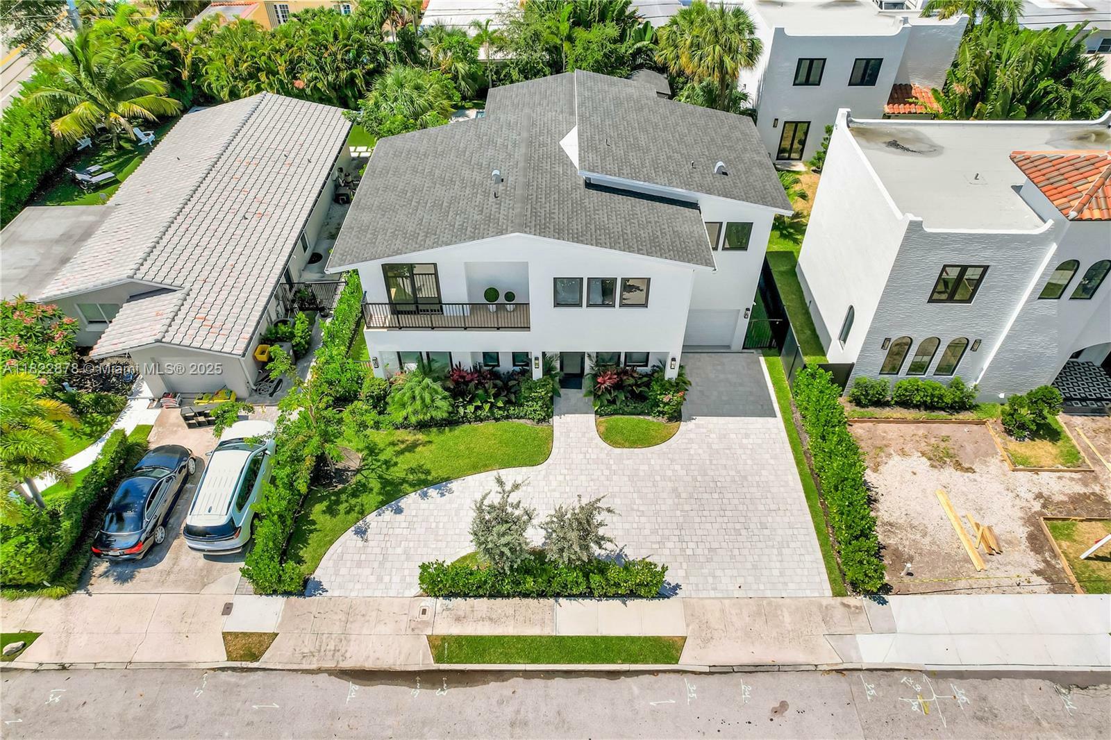 Property Photo: 306 Plymouth Rd FL 33405