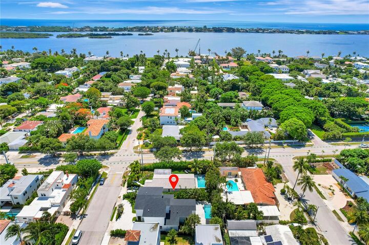 Property Photo:  306 Plymouth Rd  FL 33405 