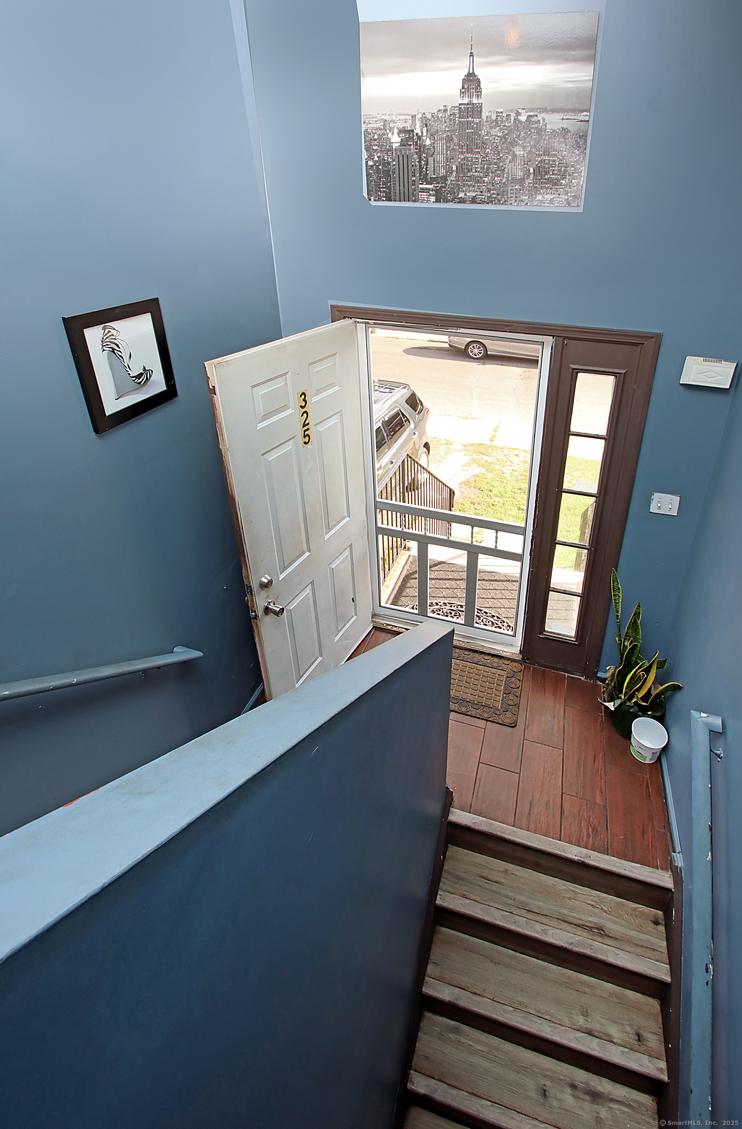 Property Photo:  325 Jefferson Street  CT 06607 
