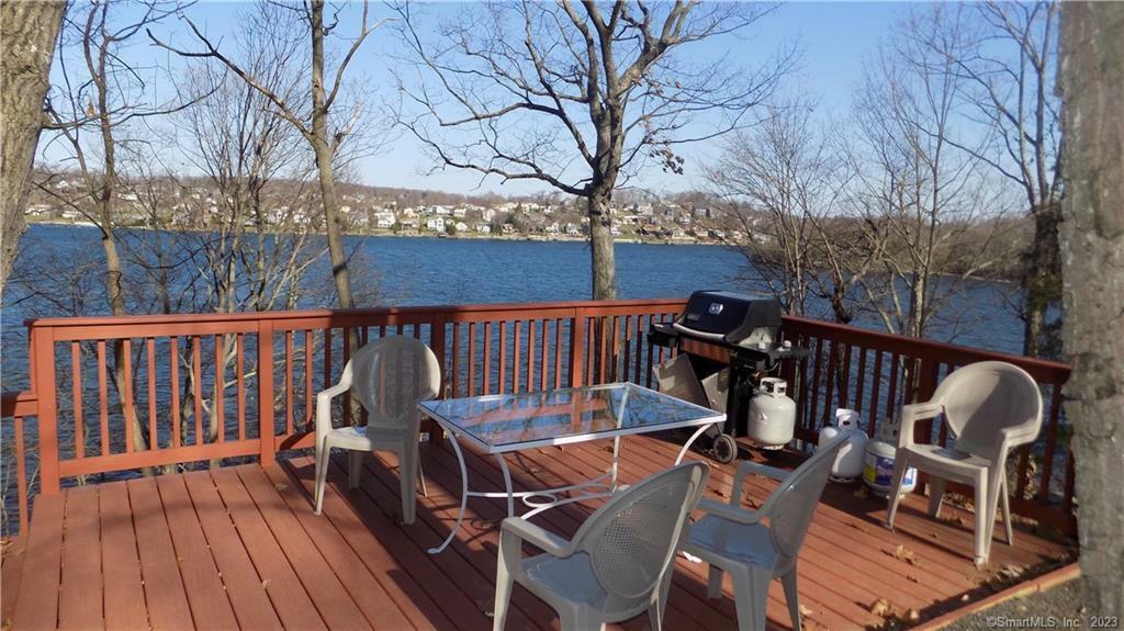 Property Photo:  3 Partridge Lane  CT 06812 