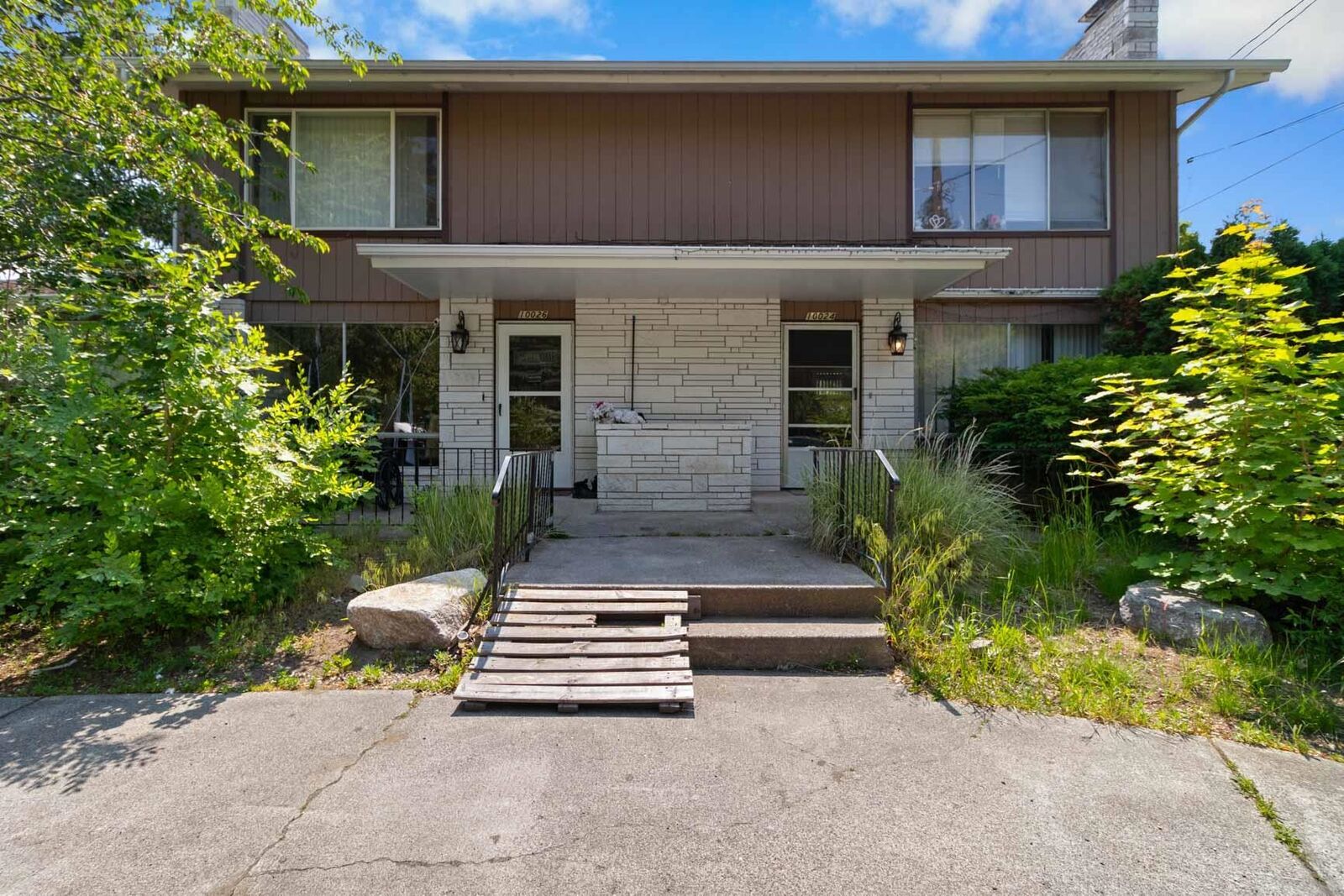 Property Photo:  10024-10026 N Whitworth Dr  WA 99218 
