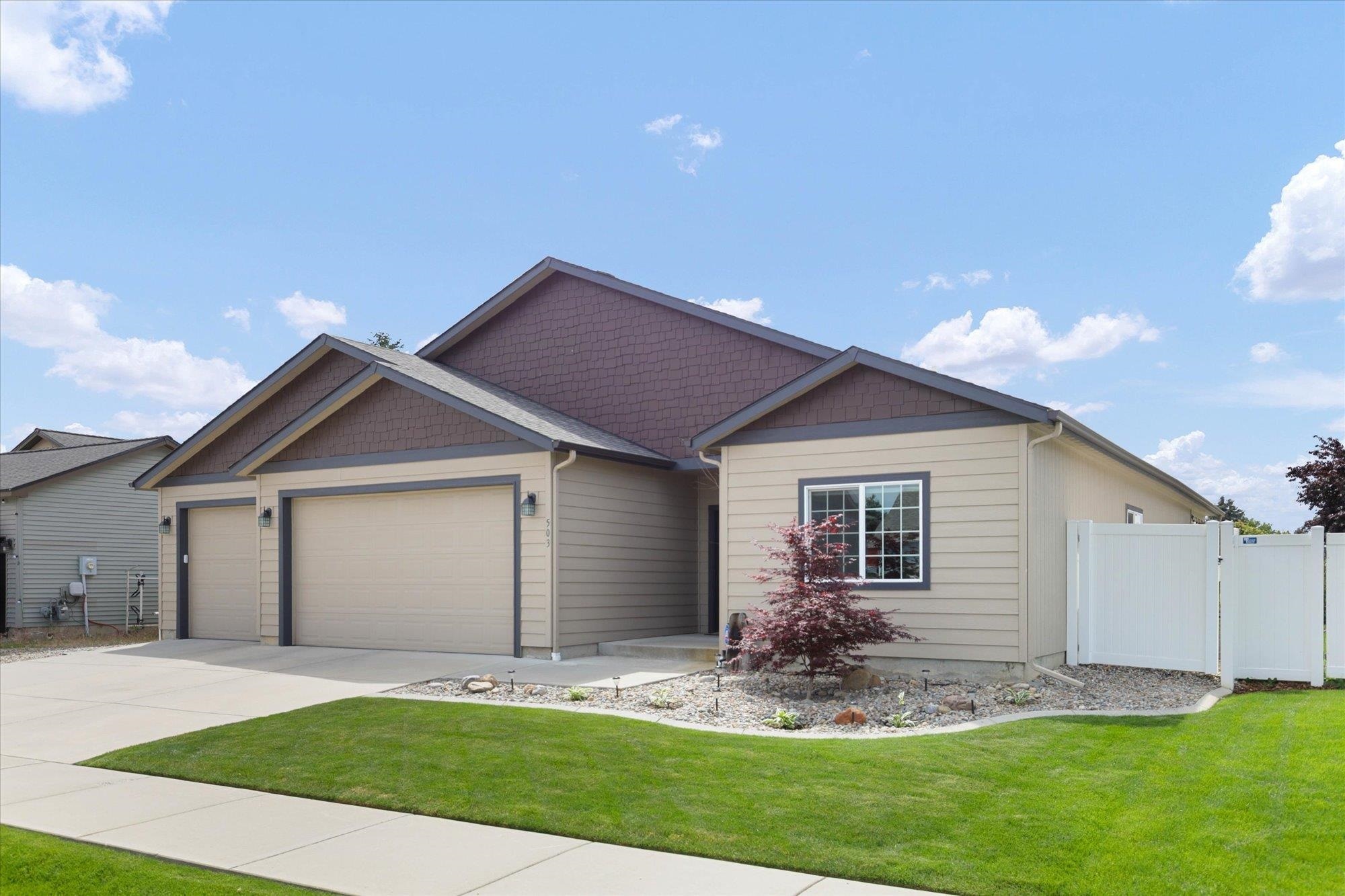 Property Photo: 503 N Shamrock Rd WA 99037