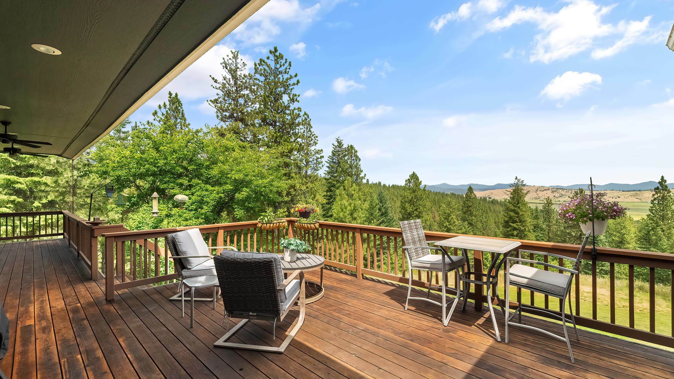Property Photo:  19918 E Pheasant Dr  WA 99016-8717 