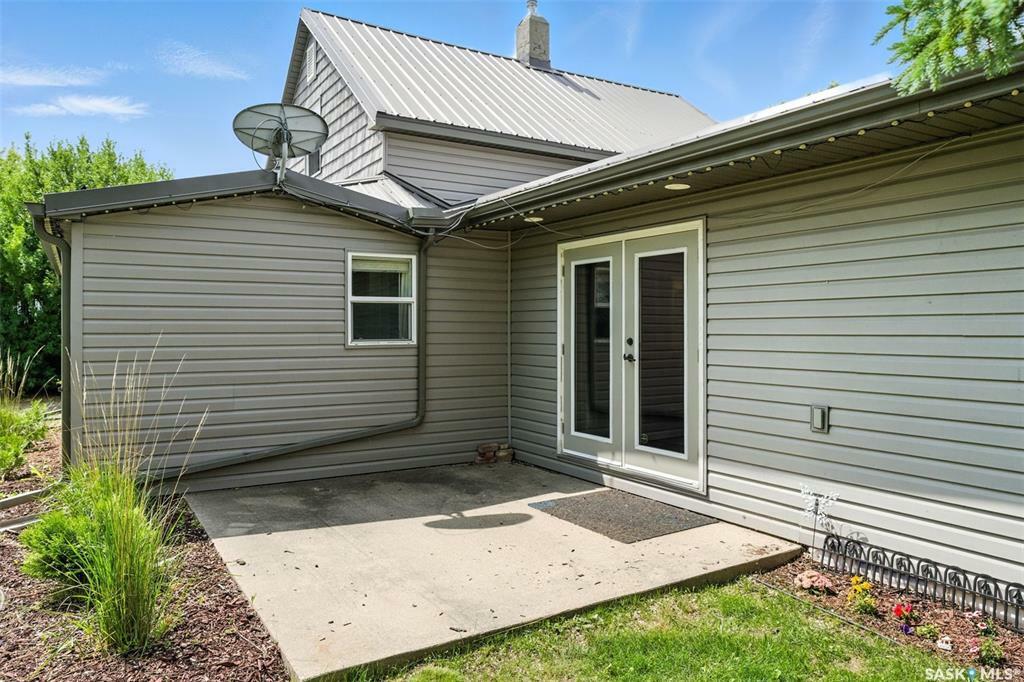 Property Photo: 604 3rd Street W SK S0L 0P0