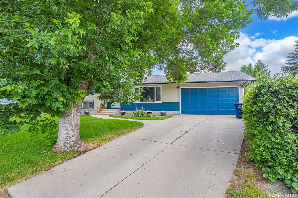 Property Photo: 22 Marriott Place SK S7L 4G1