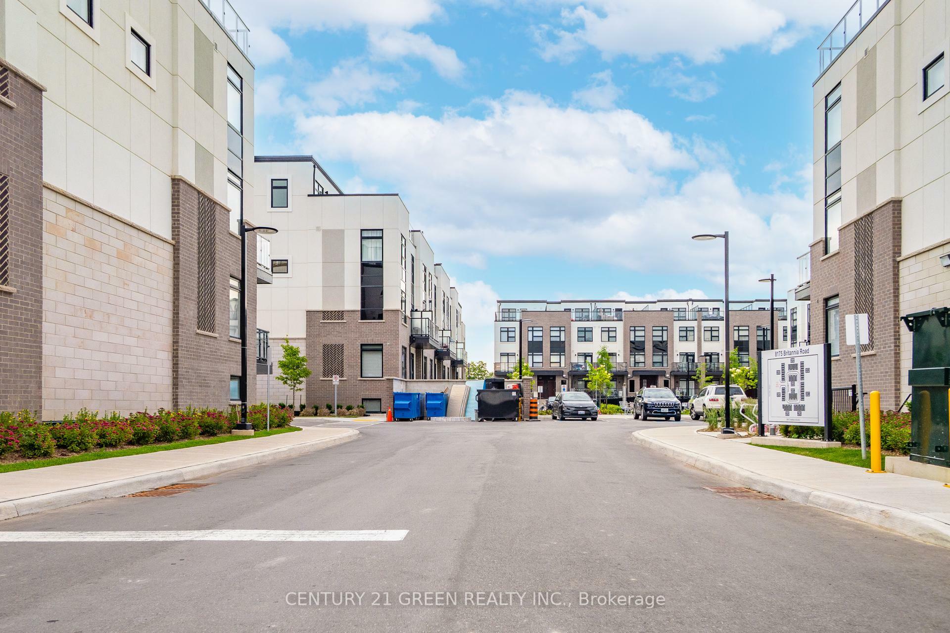 Photo de la propriété:  1585 Rose Way S 122  ON L9T 7E7 
