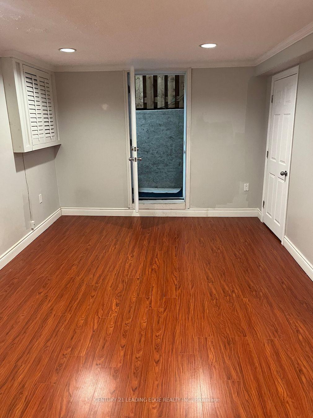 Photo de la propriété: 73 Pembry Drive Basement ON L1S 6P2