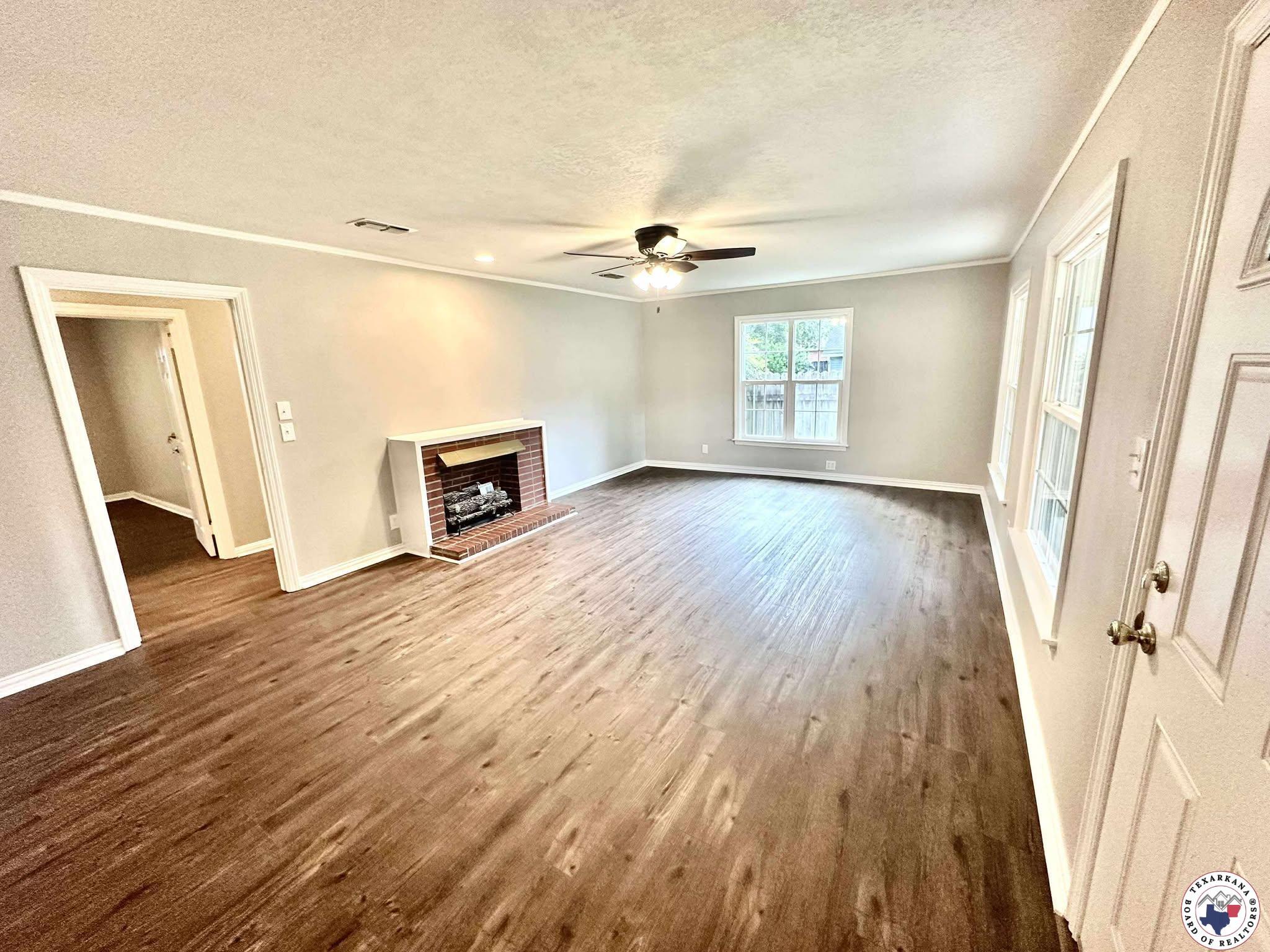 Property Photo: 103 Wood Street TX 75551