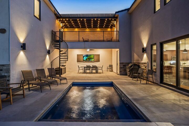 Property Photo:  1460 S Windsor #6  UT 84737 