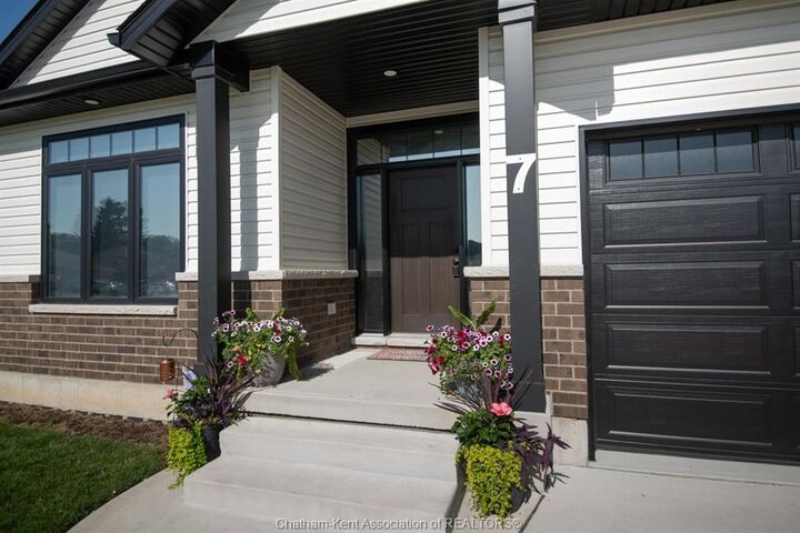 Property Photo: 7 Venture Crescent ON N0P 1M0