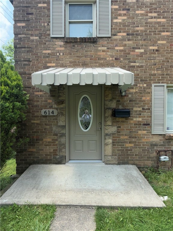 Property Photo: 614 Churchill Ave PA 15235
