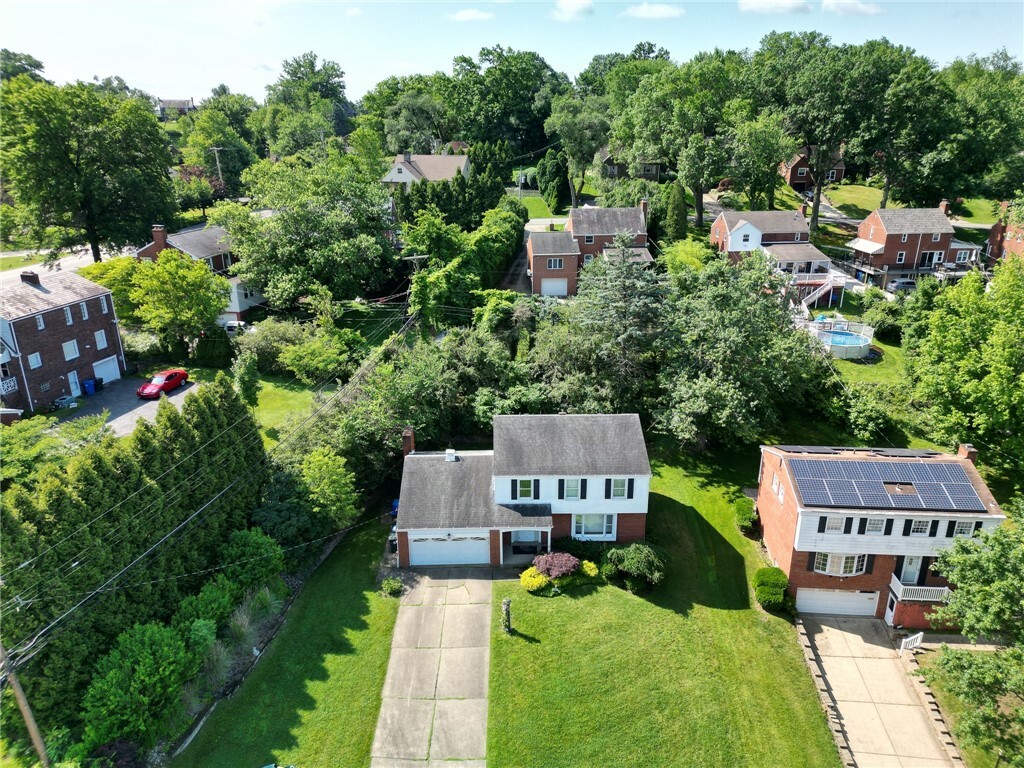 Property Photo: 4517 W Brightview Ave PA 15227