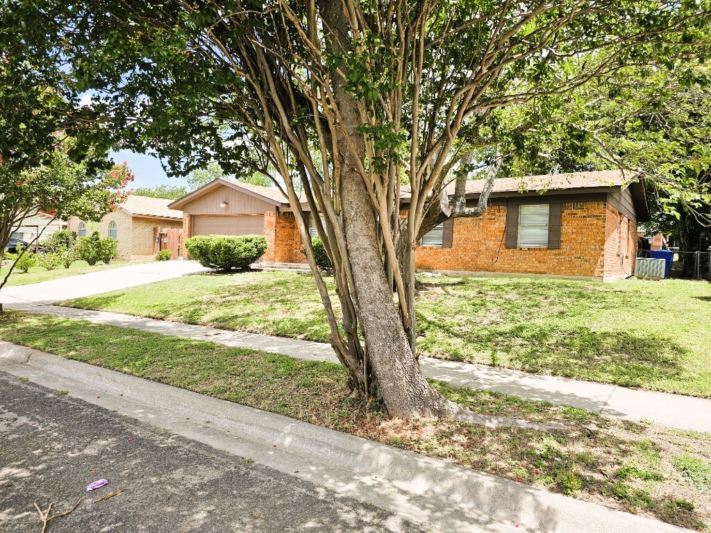 Property Photo:  917 Edwards Street S  TX 76522 