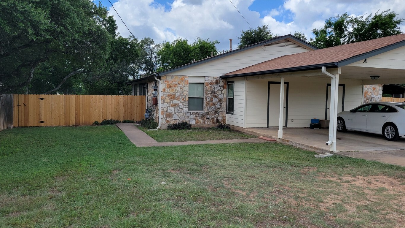 Property Photo:  800 Osage Drive A  TX 78641 