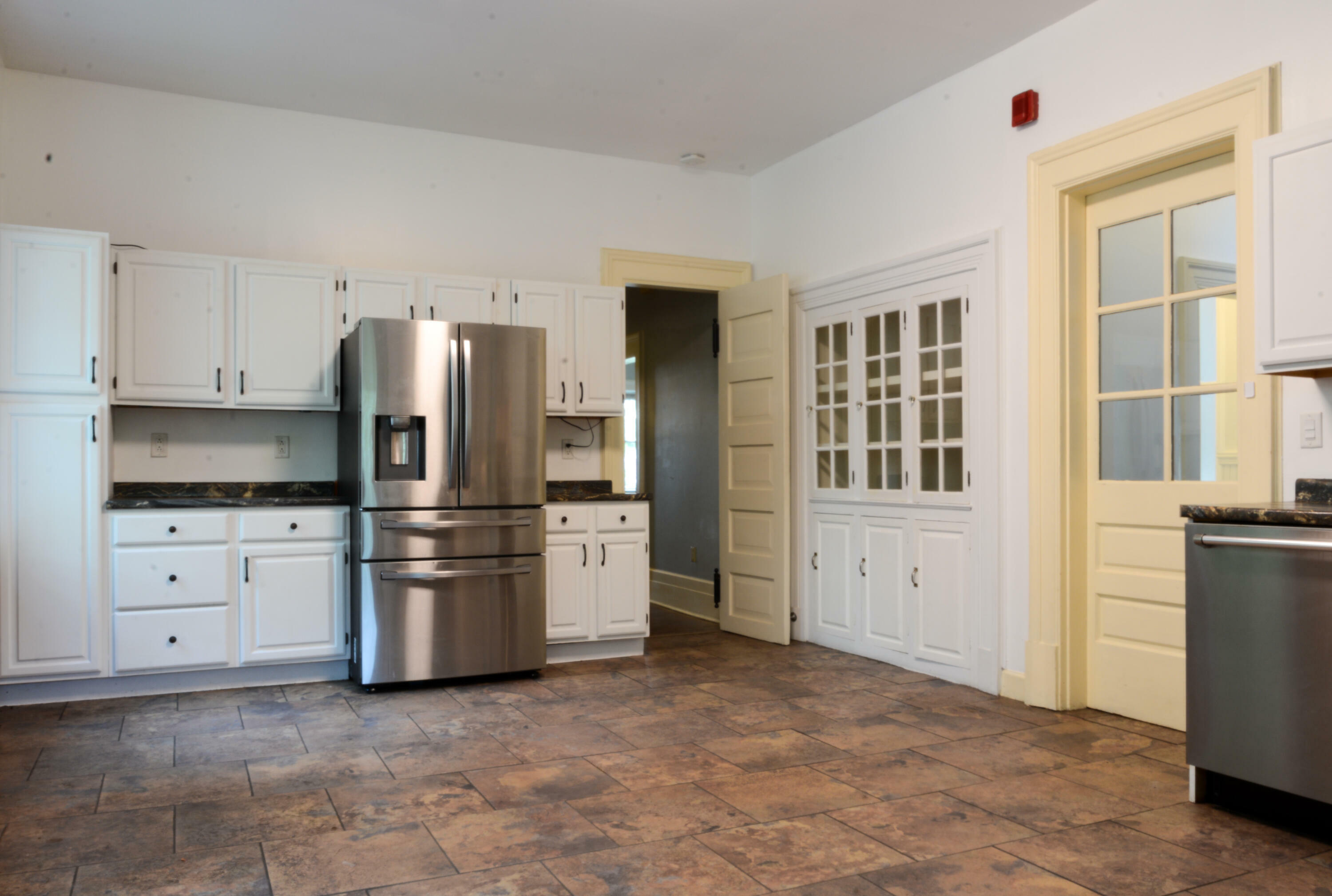 Property Photo:  148 US Oval  NY 12903 