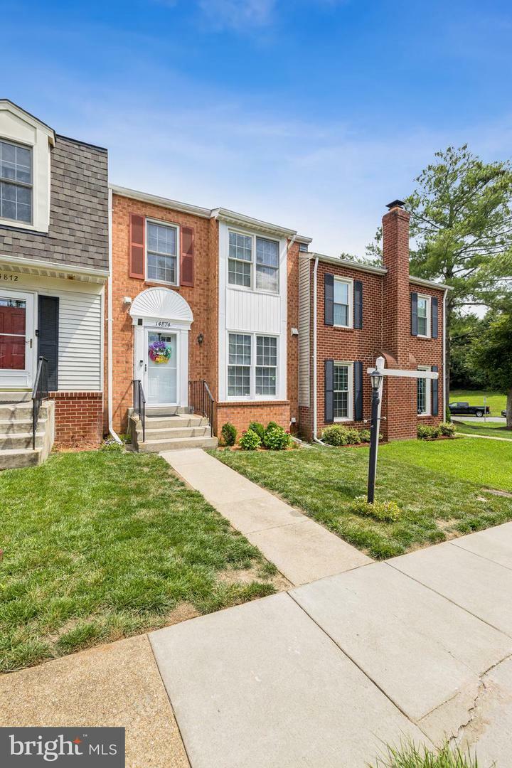 Property Photo: 14874 Swallow Court VA 22193