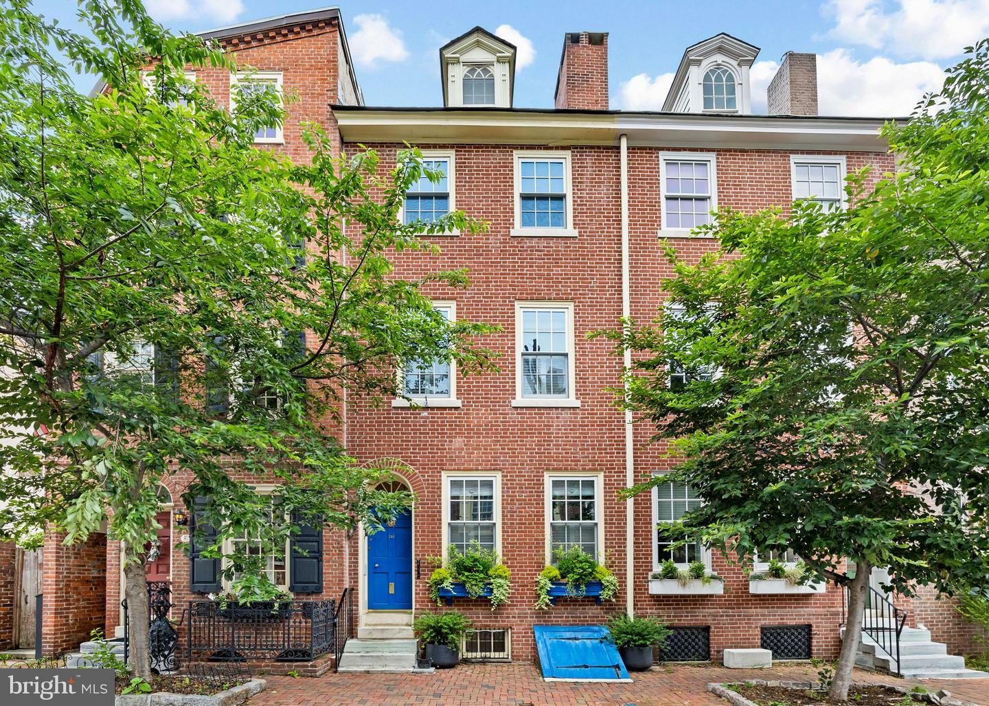 241 Delancey Street  Philadelphia PA 19106 photo