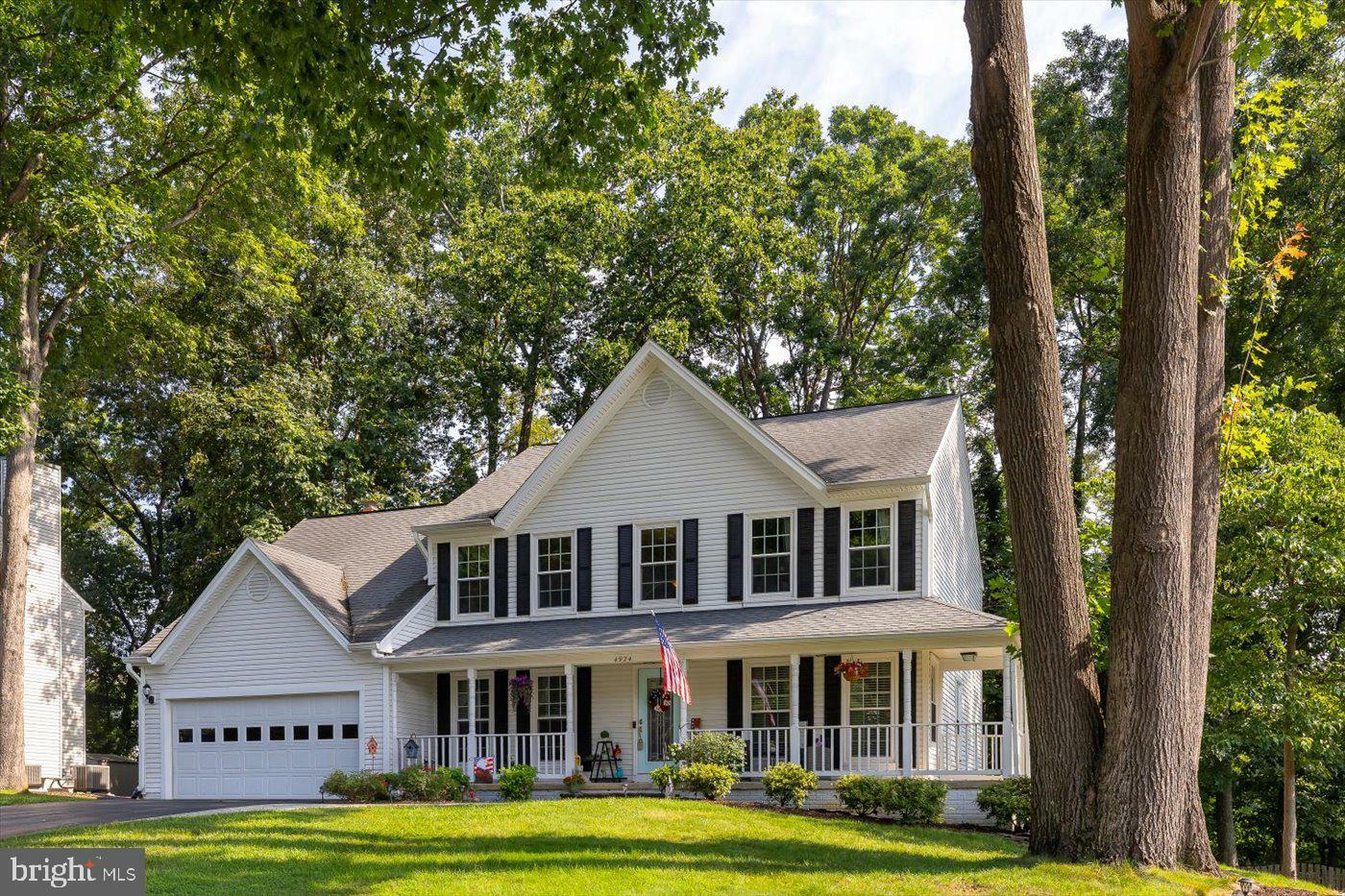 Property Photo: 4924 Queensbury Circle VA 22408