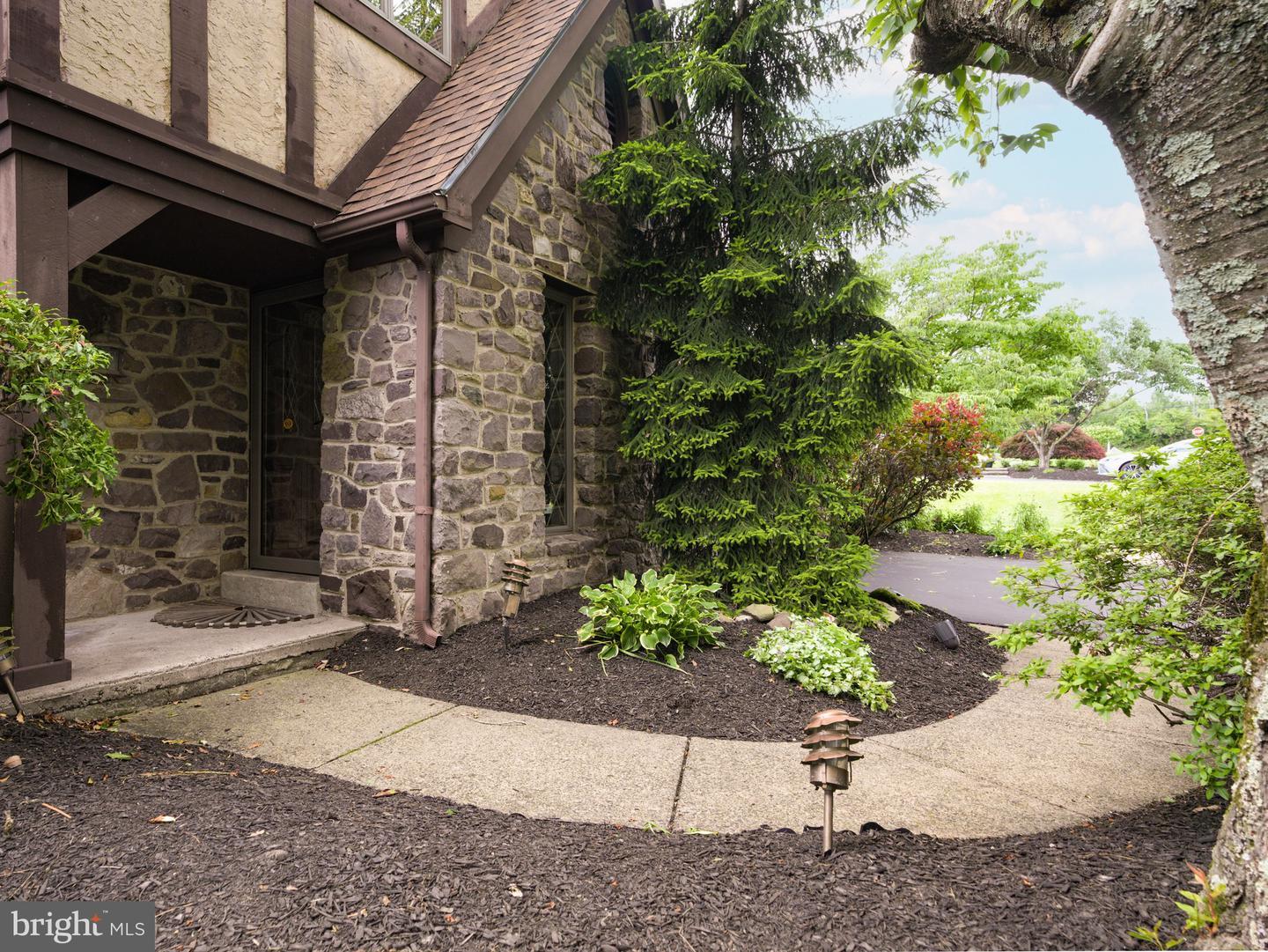 Property Photo:  13 Colonial Drive  PA 18940 