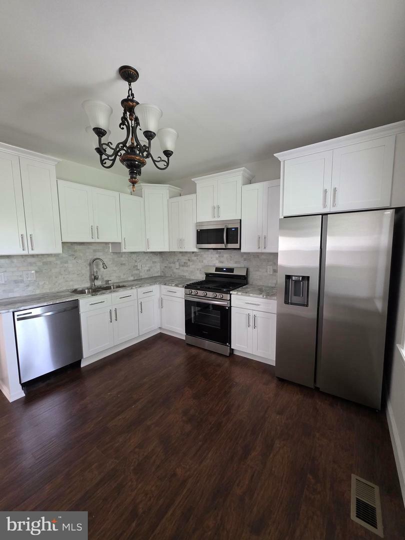 Property Photo: 494 W King Street PA 19144