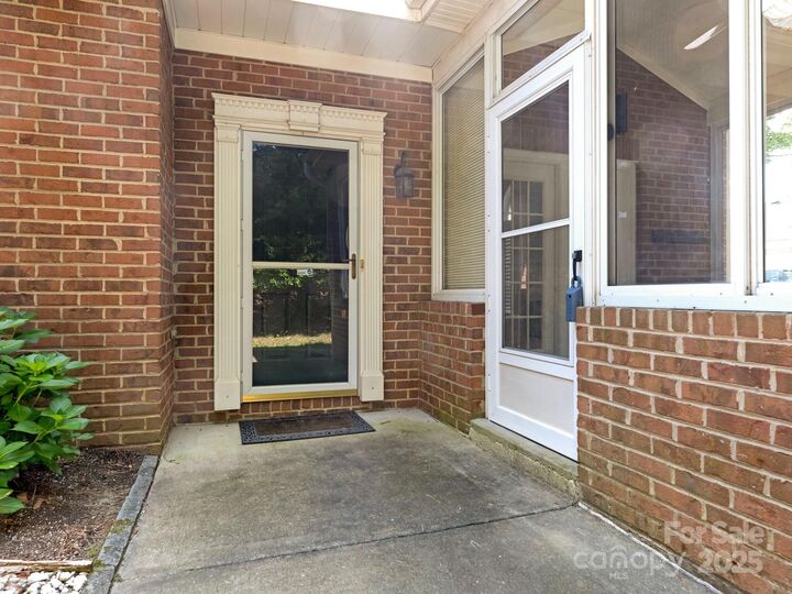 Property Photo: 8465 Olde Troon Drive NC 28277