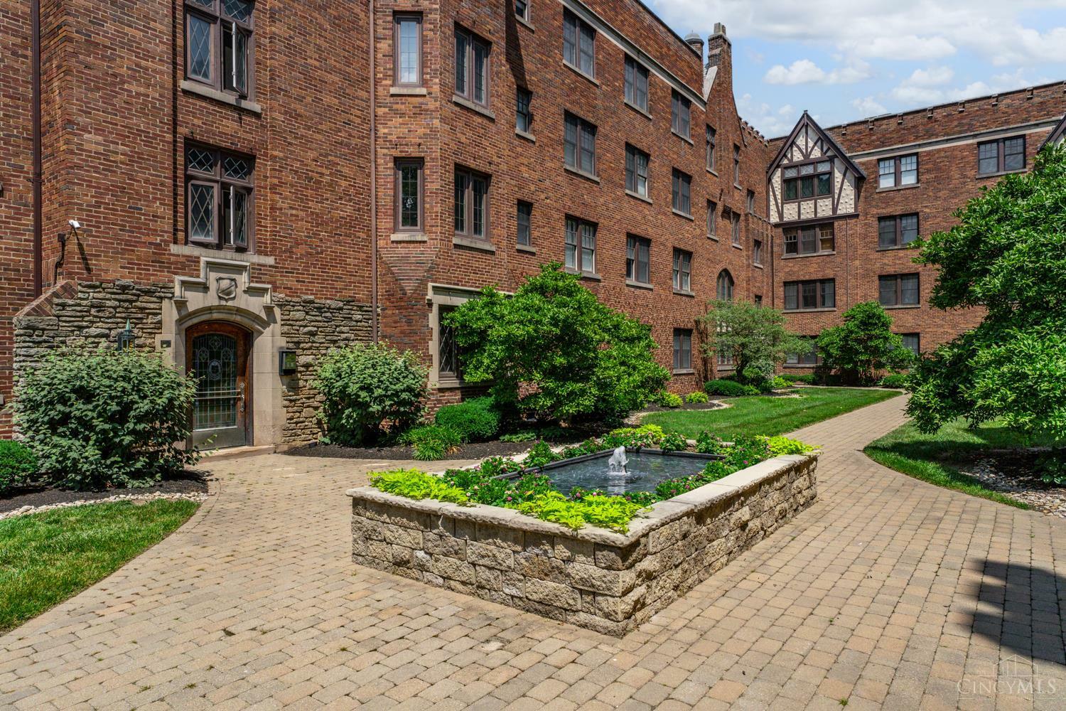 Property Photo: 2324 Park Avenue OH 45206
