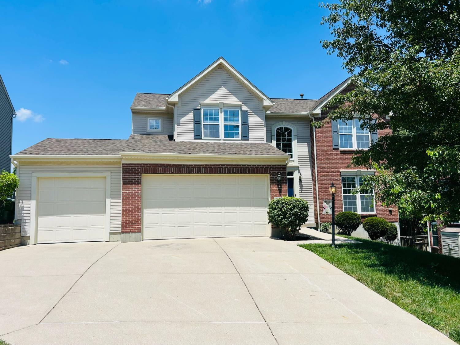 Property Photo: 544 Mitchell Way Court OH 45238