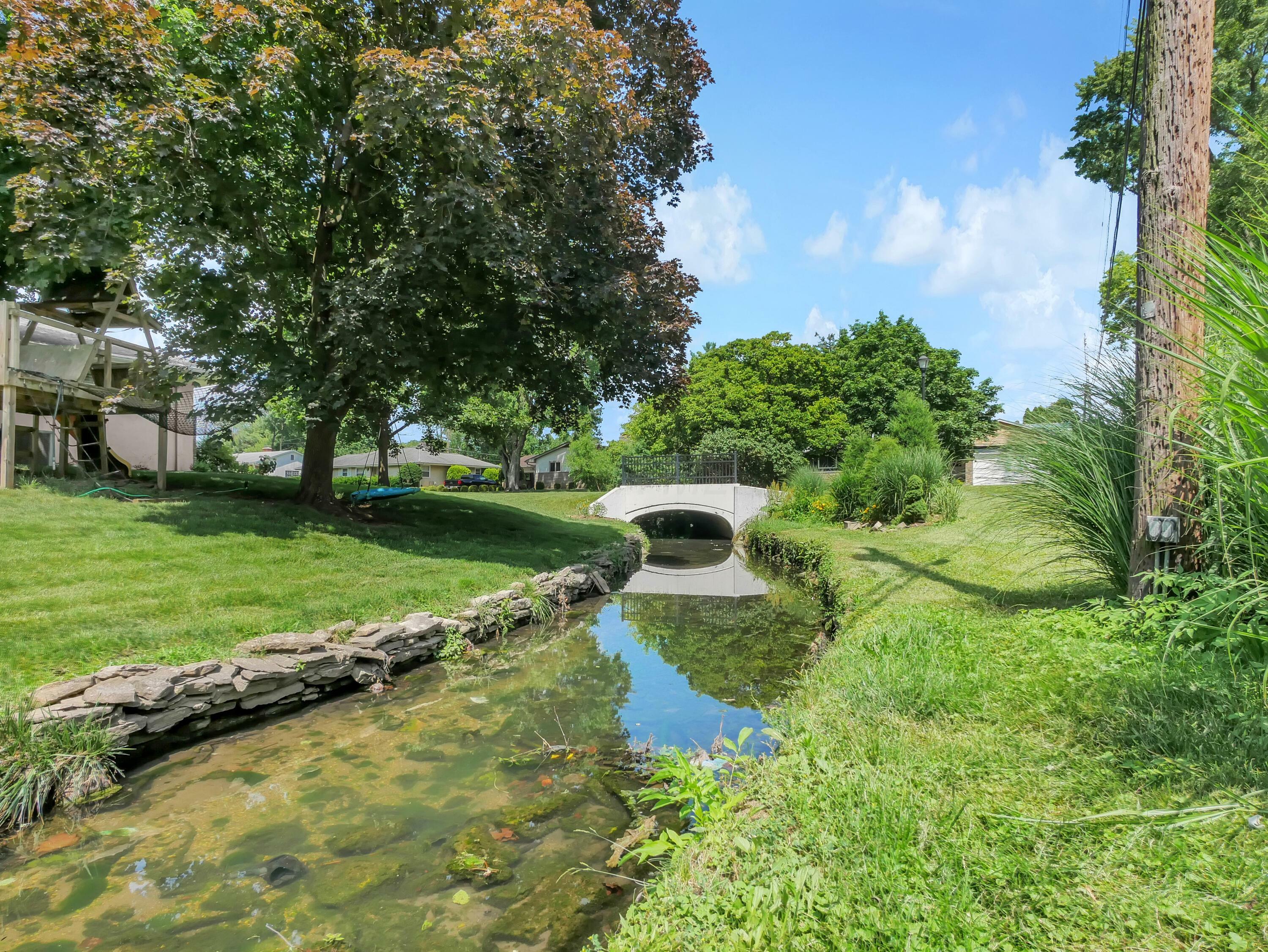 Property Photo: 1010 Poling Drive OH 43224