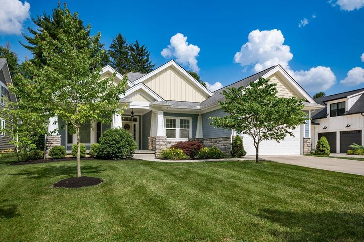 Property Photo:  174 Grand Ridge Court  OH 43230