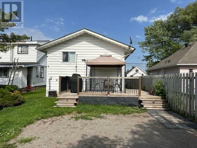 Property Photo: 17 Elmwood Ave ON P6B 4V6