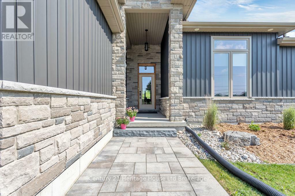 Property Photo: 584854 Beachville Road ON N4S 7V6