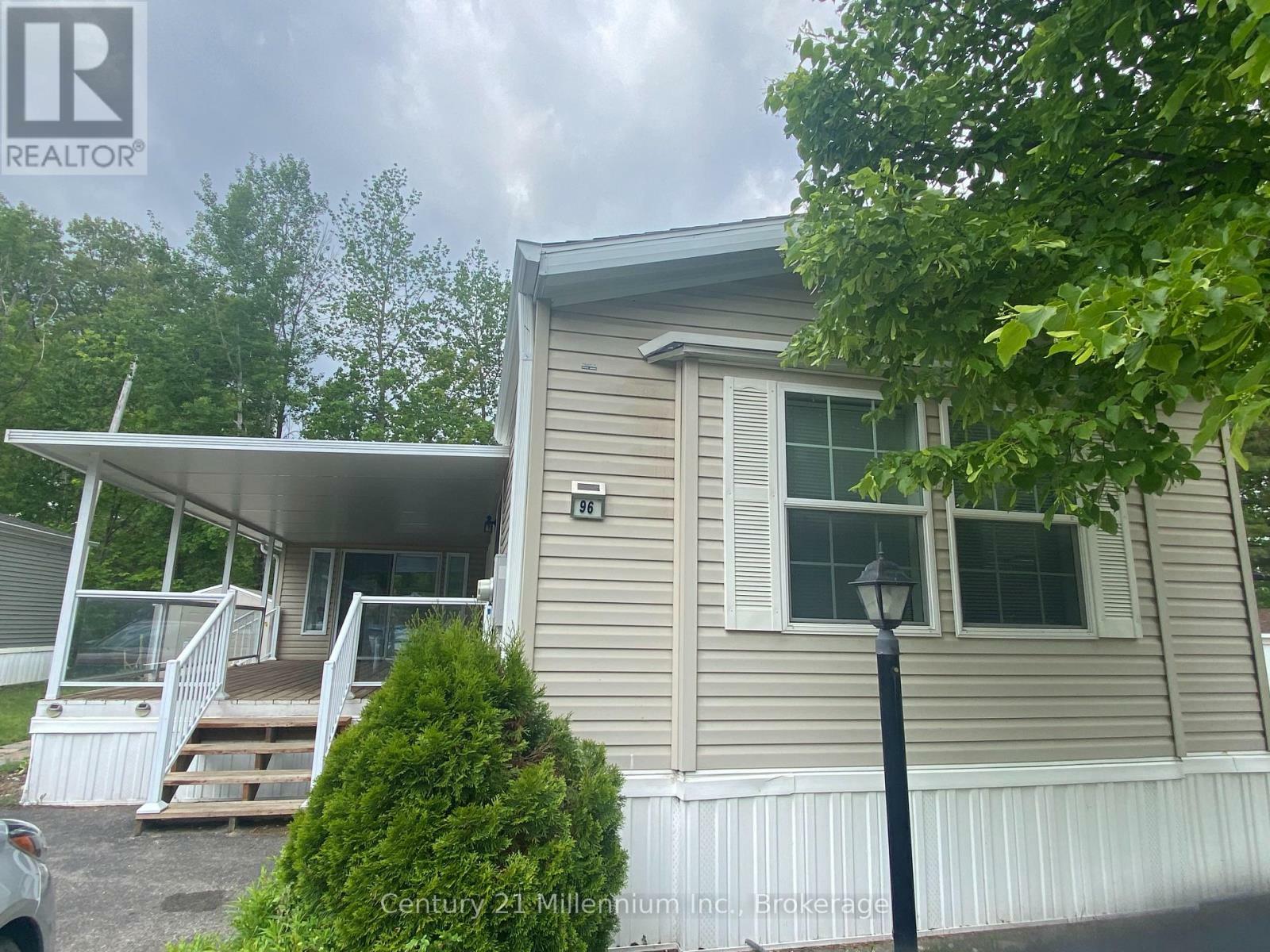 Property Photo: 96 Georgian Glen Drive ON L9Z 1K7