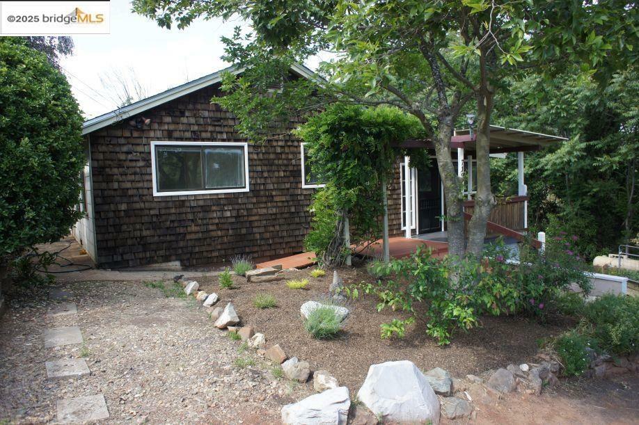Property Photo: 719 Barretta St CA 95370