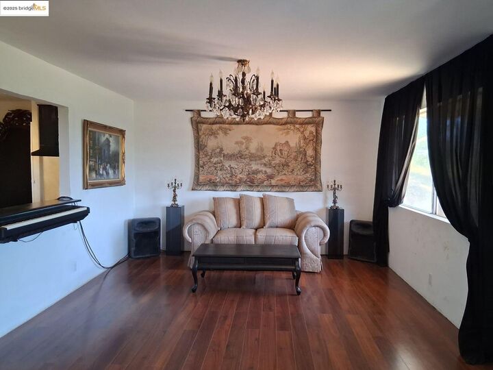 Property Photo:  302 Ayba St  CA 95370