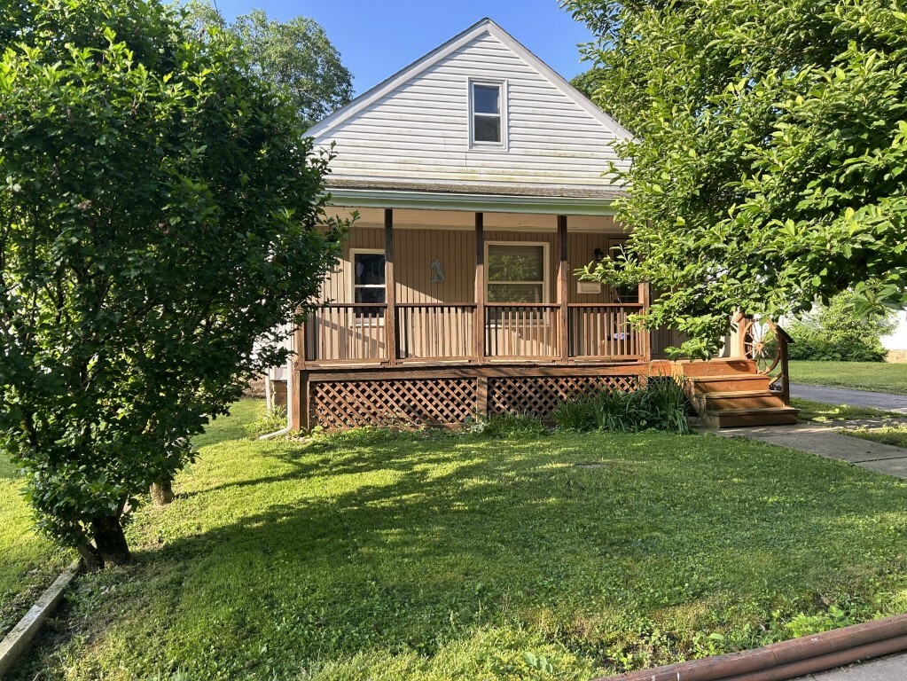 Property Photo:  315 Bank Street  PA 16354 