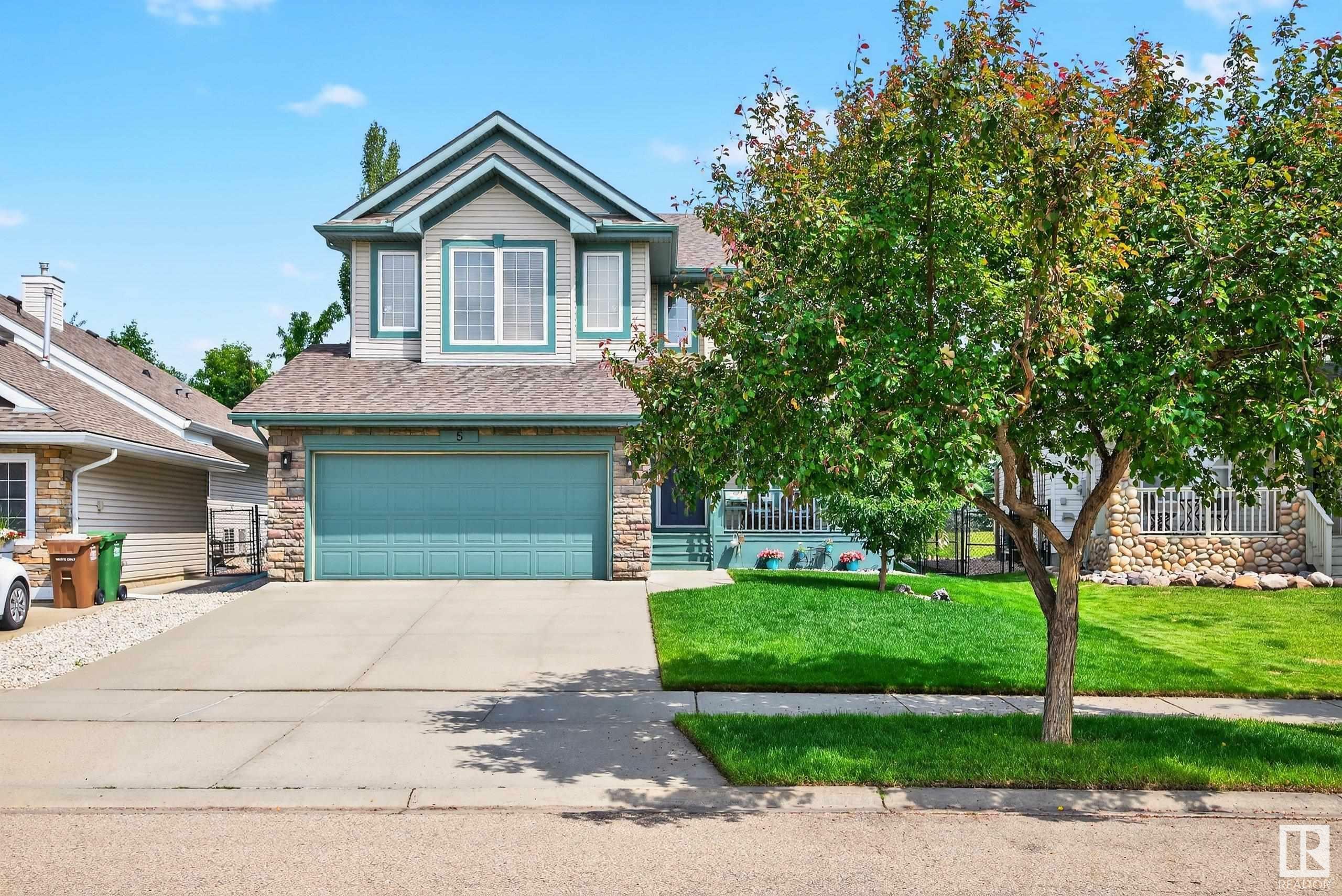 Property Photo: 5 Naples Way AB T8N 7E7