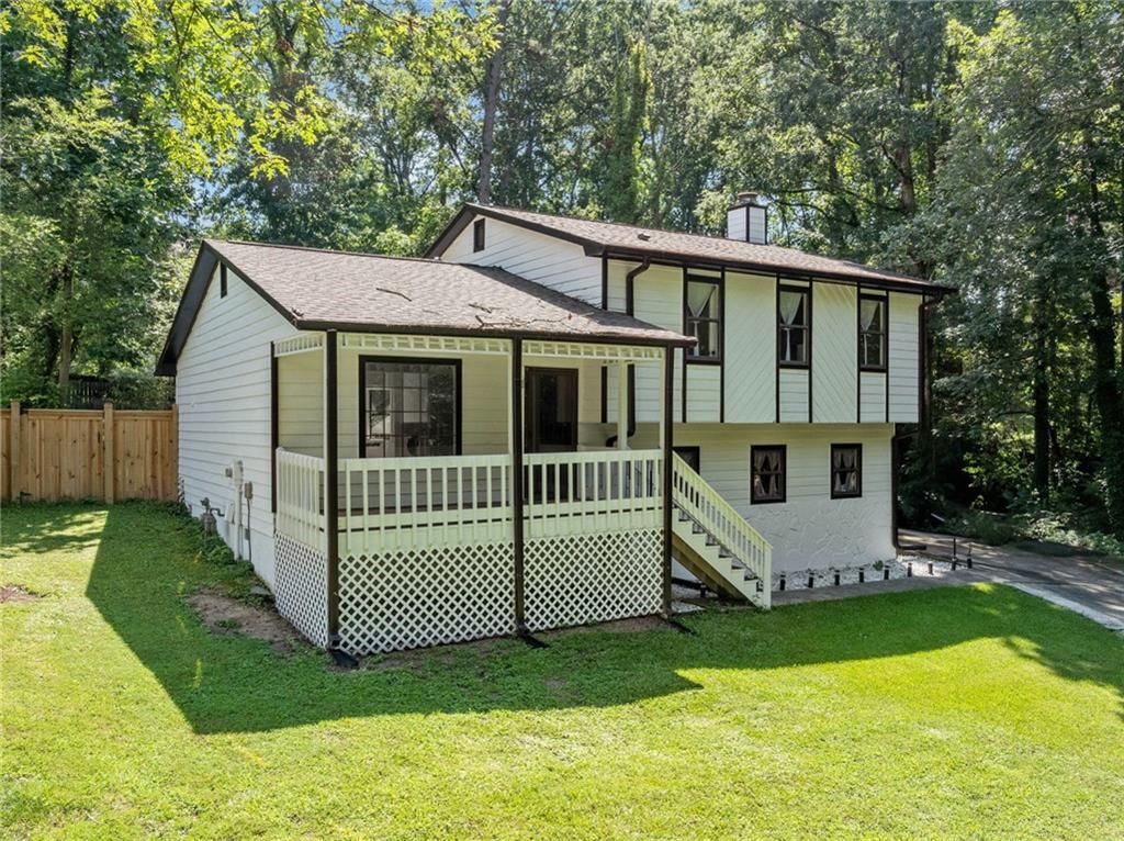 Property Photo: 1637 Deer Run Road GA 30043