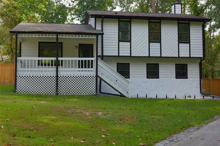 Property Photo:  1637 Deer Run Road  GA 30043 