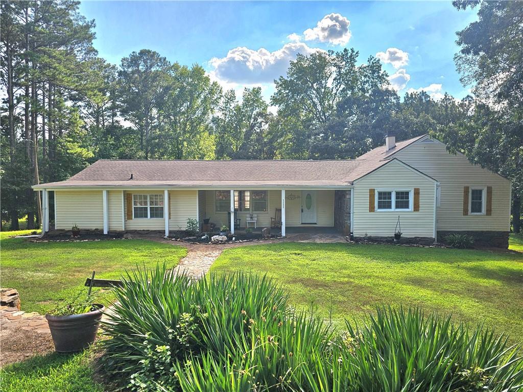 Property Photo: 7680 Banks Mill Road Road GA 30135