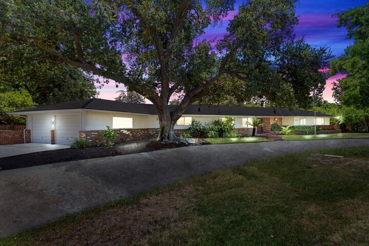 Property Photo:  1216 E Pico Avenue  CA 93704