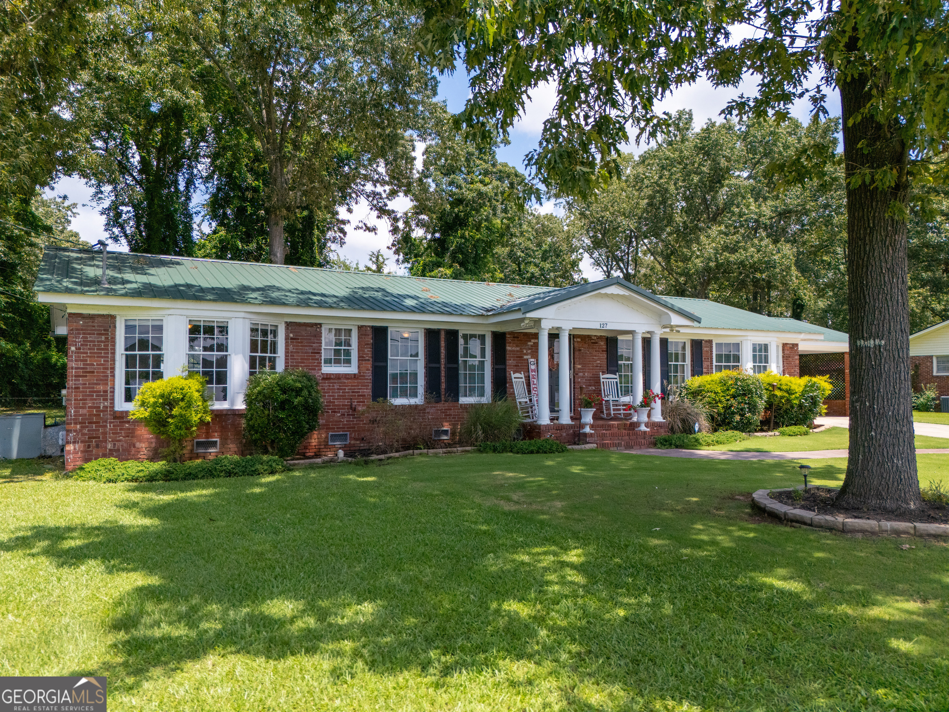 Property Photo: 127 Shoreline Drive NW GA 30165