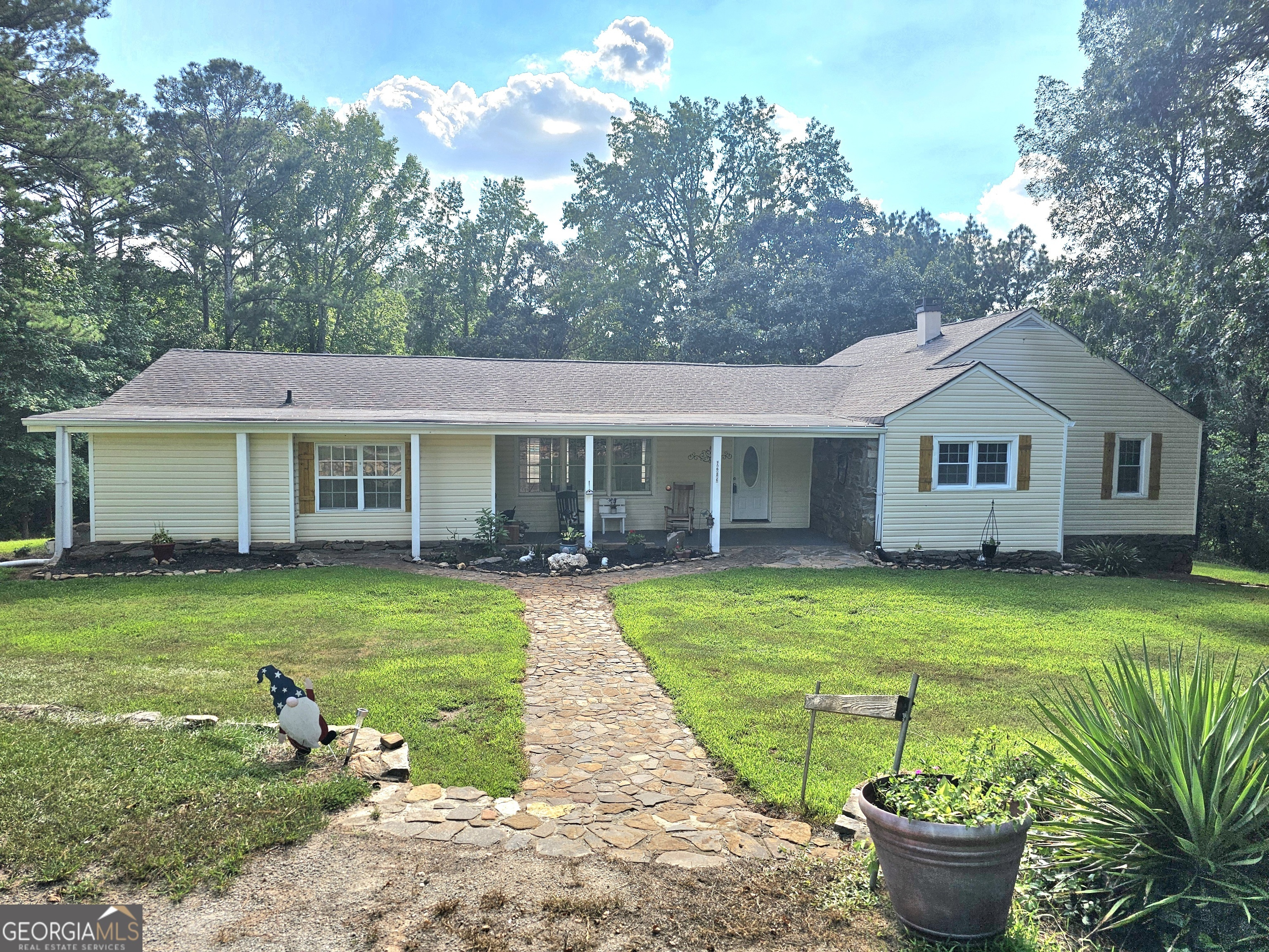 Property Photo: 7680 Banks Mill Road Road GA 30135