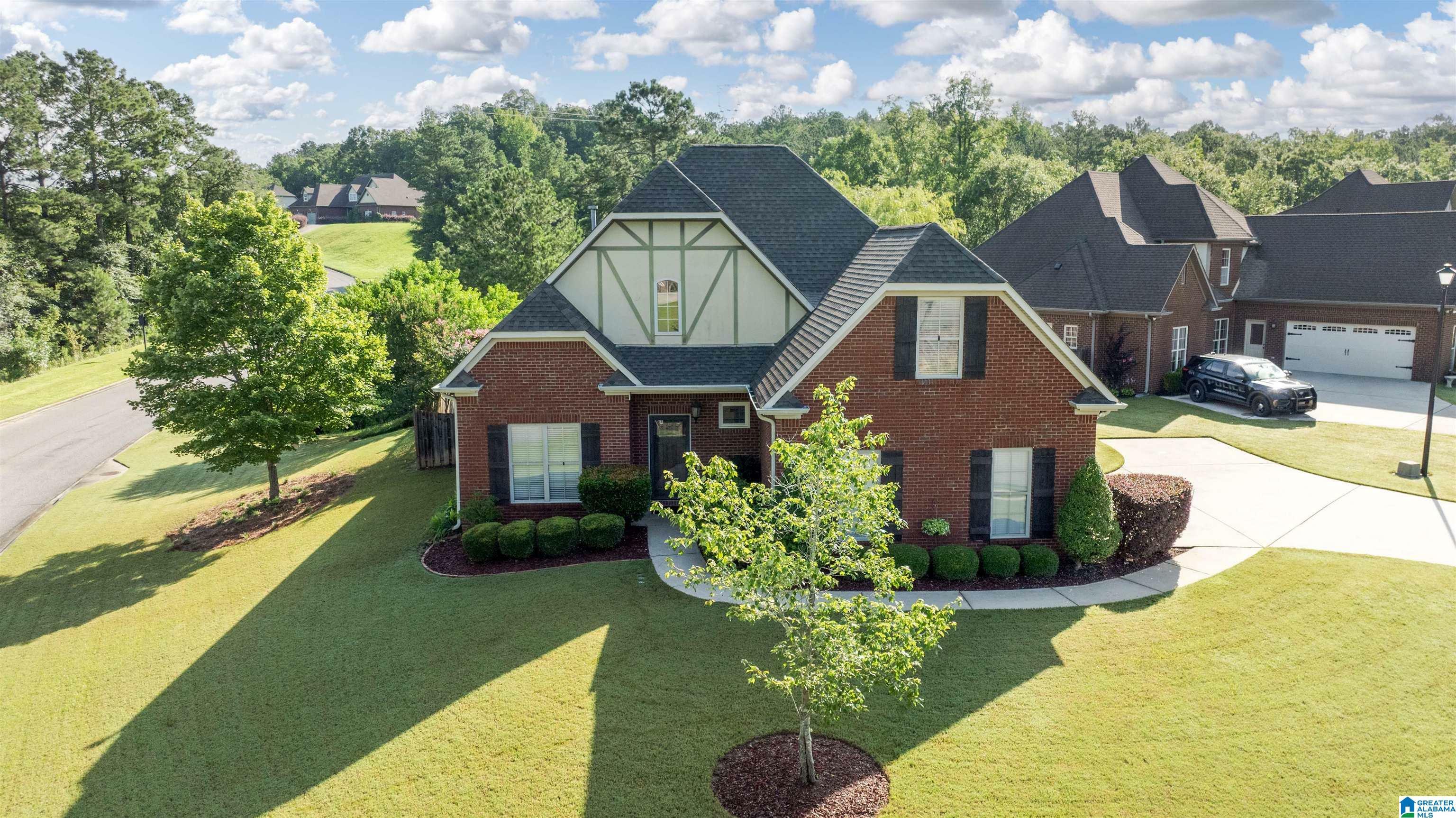 Property Photo: 401 River Oaks Lane AL 35080